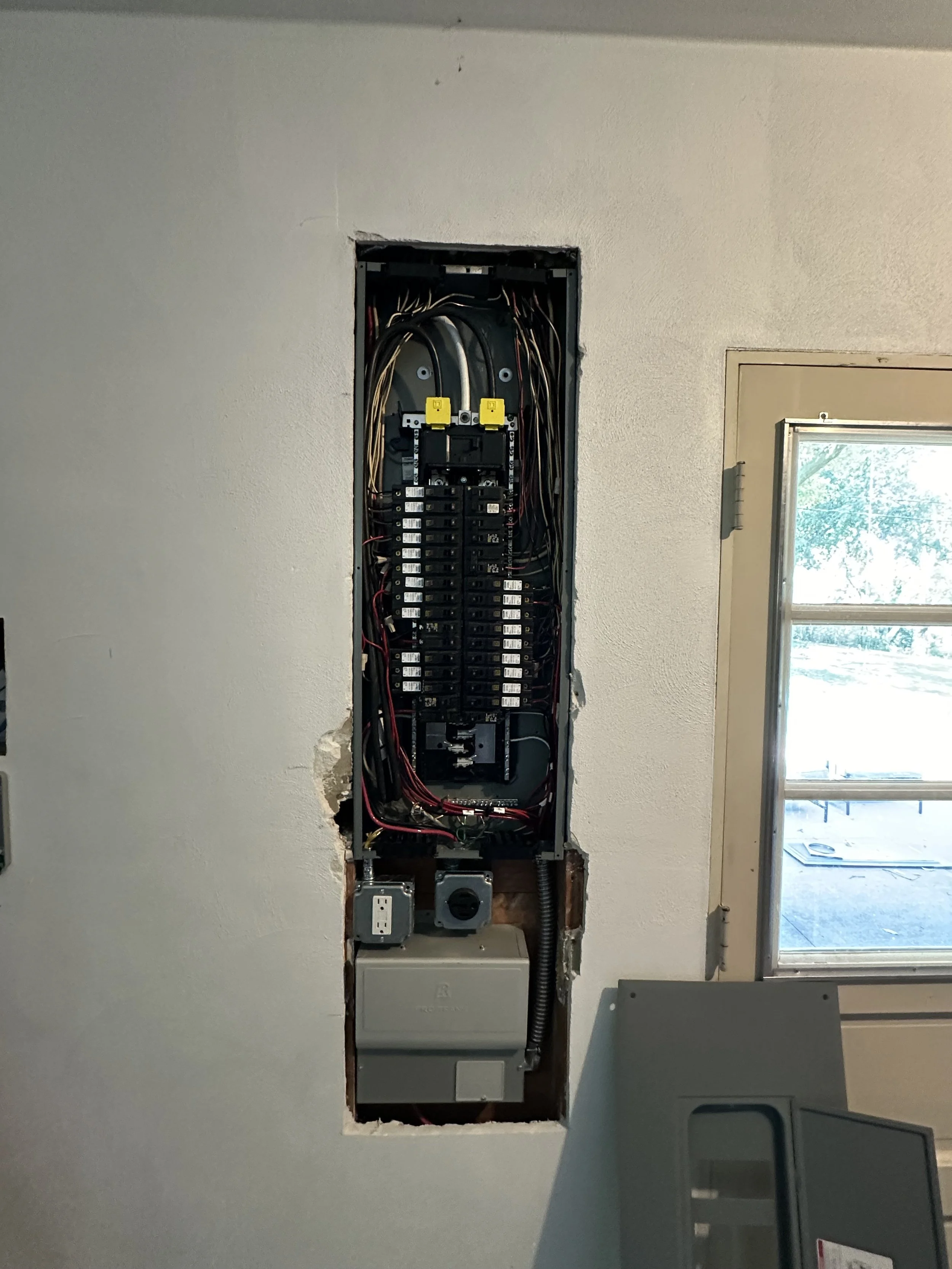 200 Amp service/Manual transfer switch
