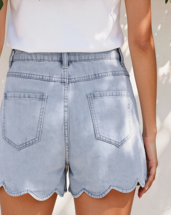 danna shorts back.png