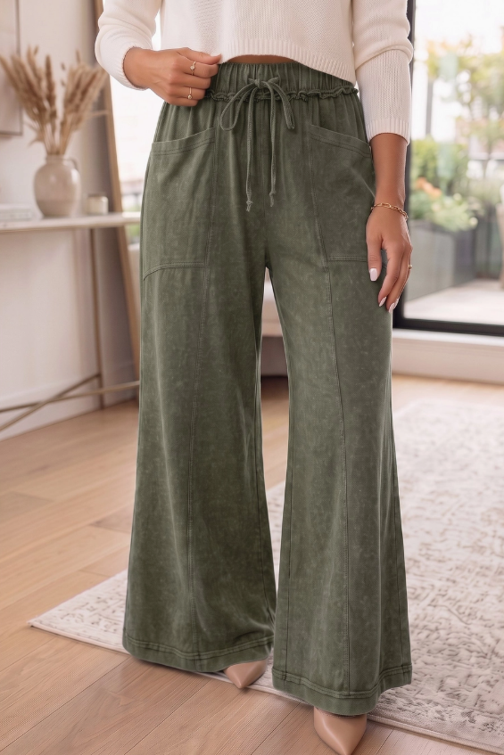 green wide leg pants posed.png