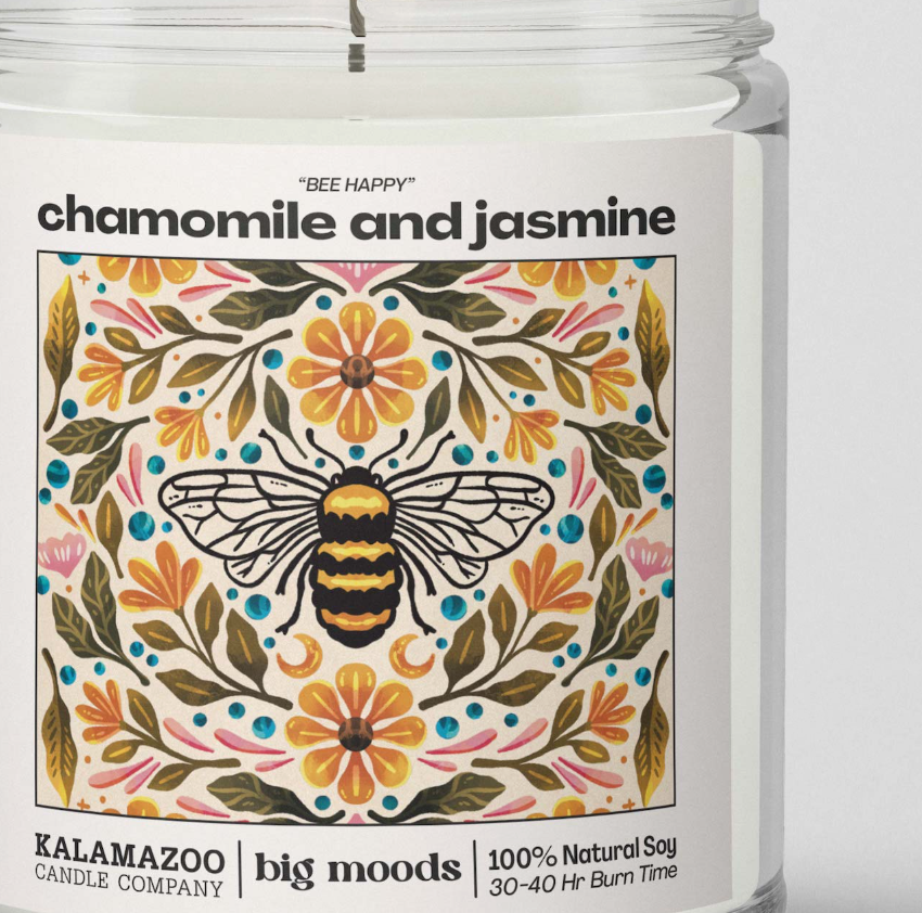 Bee Candle close up.png