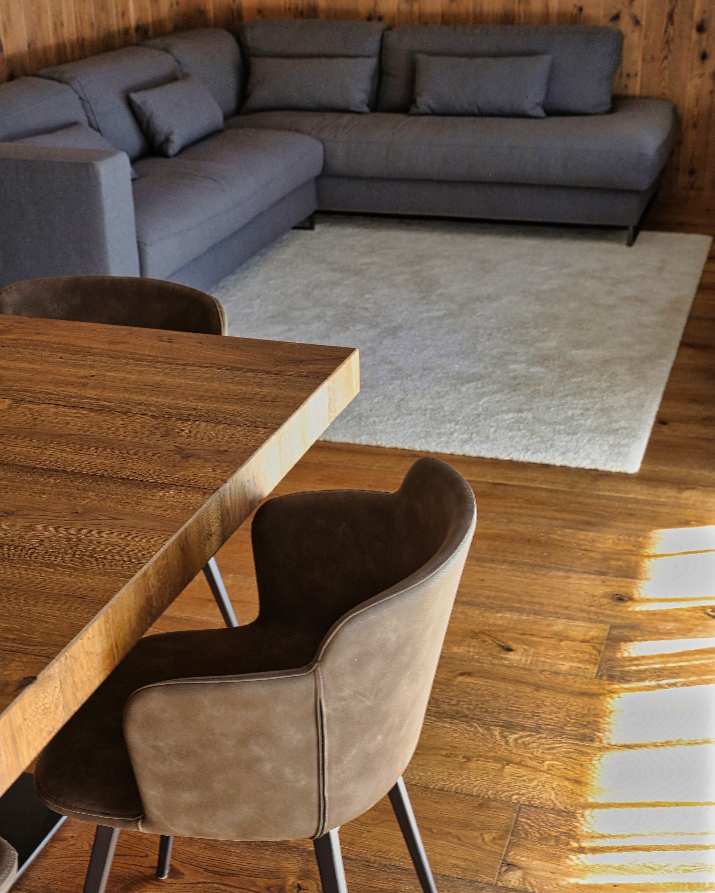 VISIONE URBANA_ANDREA TURCONI_CHAIR AND LIVING.jpeg