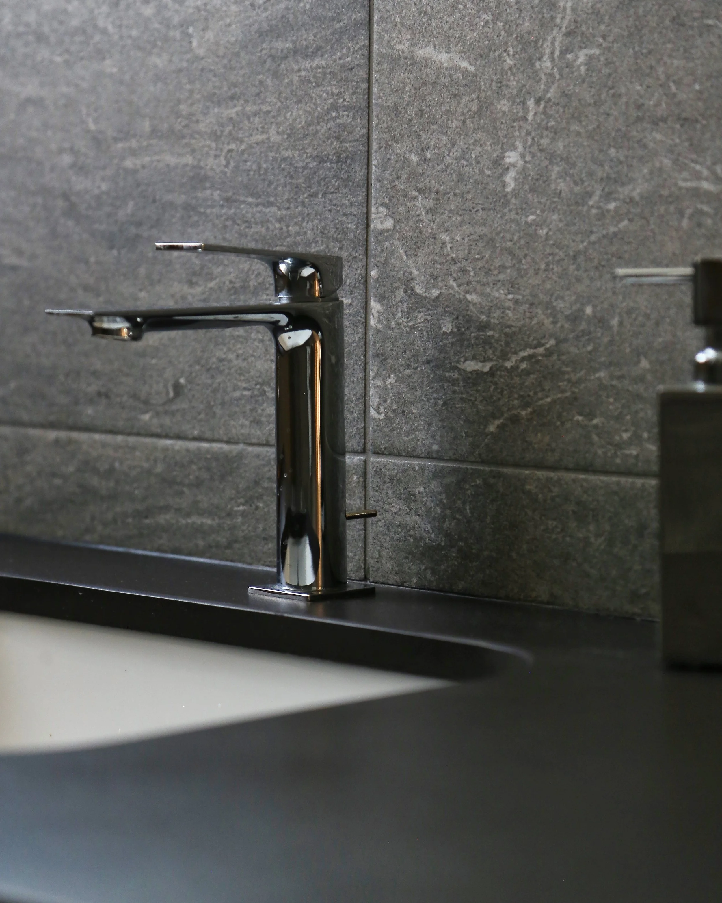 VISIONE URBANA_ANDREA TURCONI_SINK BATHROOM.jpeg