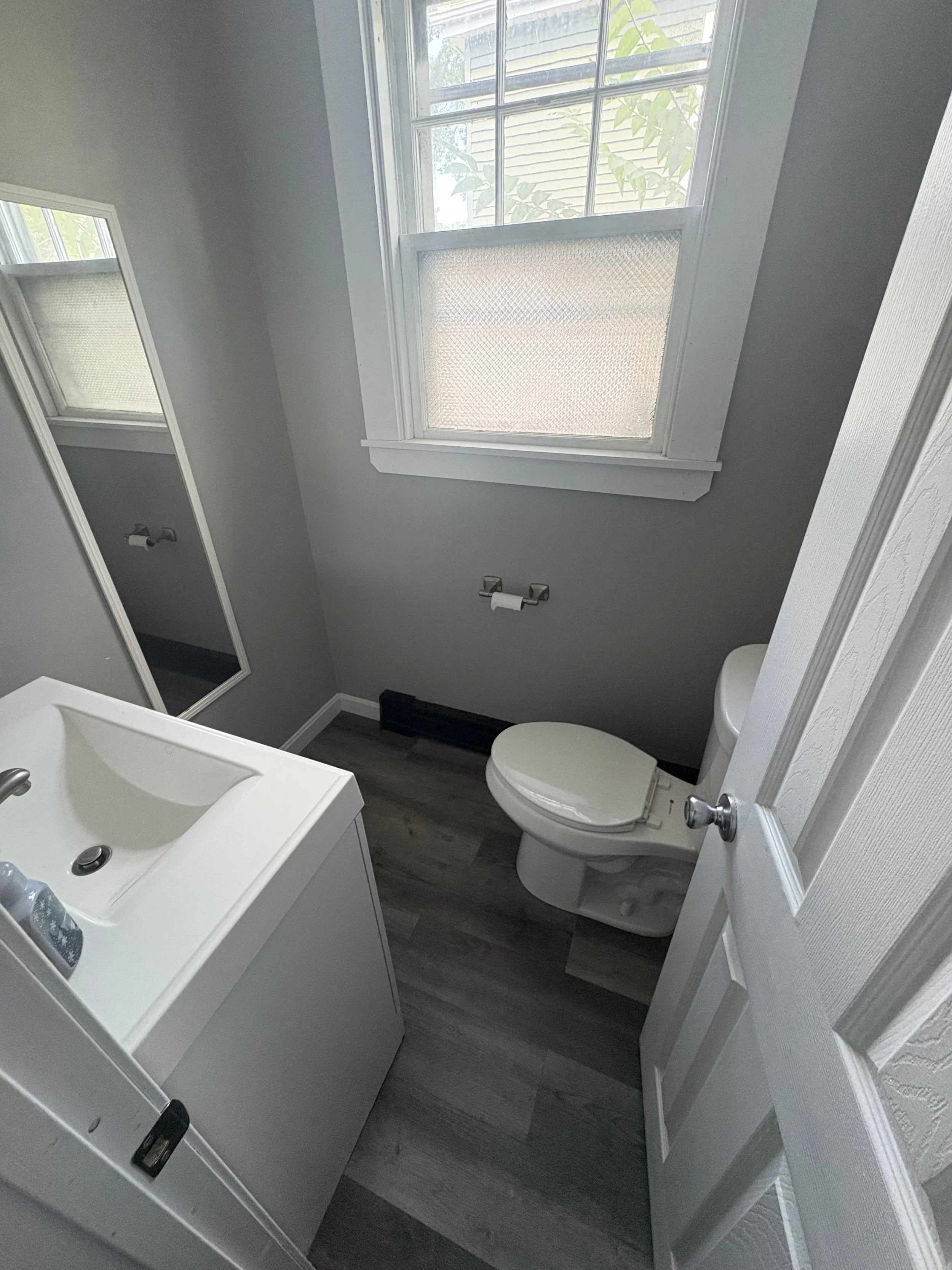 bathroom 2.jpg