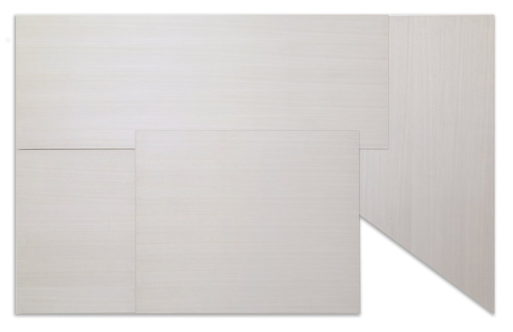White Deconstruction I, 2018
Egyptian Wood Laminate on Wood and Aluminum 
79” x 126”

Deconstrucción Blanca l, 2018
Chapa de madera egipcia s/mdf montada 
200 x 320 cm