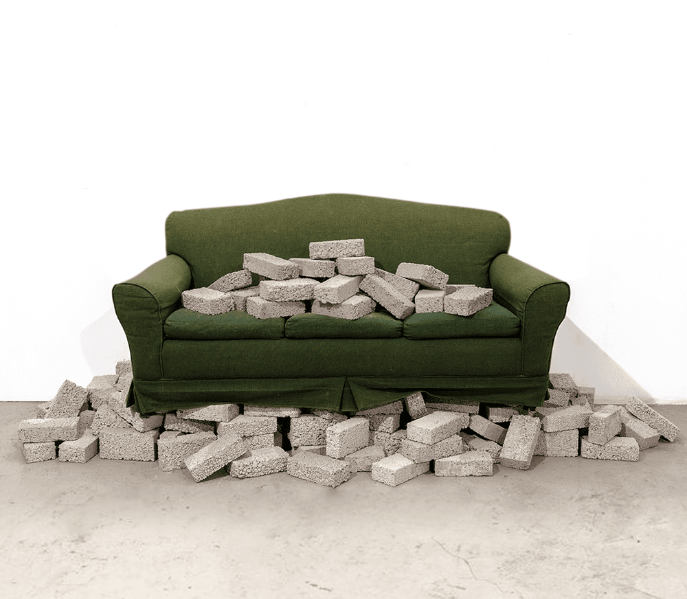 Green Sofa Reliquary lll (Bricks), 2022
Sofa in my Family since 1931, and Bricks
94” x 118” x 48”

Relicario Sofá Verde (Ladrillos), 2022
Sofá y Ladrillos
240 cm x 300 cm x 120 cm