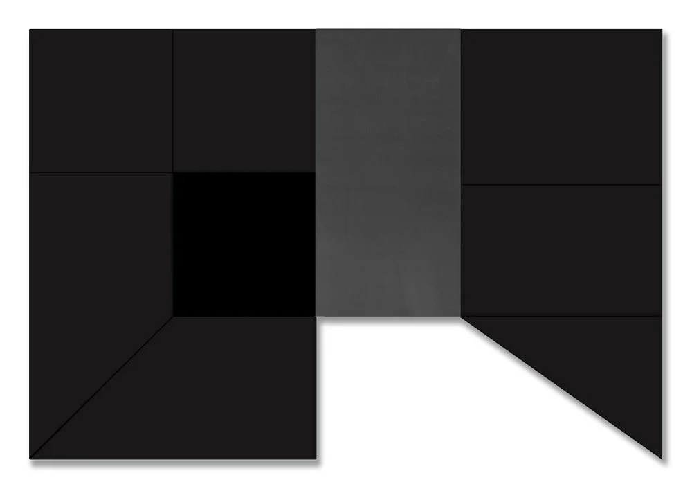 Black Room I, 2016 |
NANO, Digital Print on Diasec and Lead on Aluminum 139” x 94” |

Cuarto Negro l, 2016 |
Nano, Impresión Digital Montada en Acrílico por Emulsión (Diasec) y Plomo |
352 cm x 240 cm