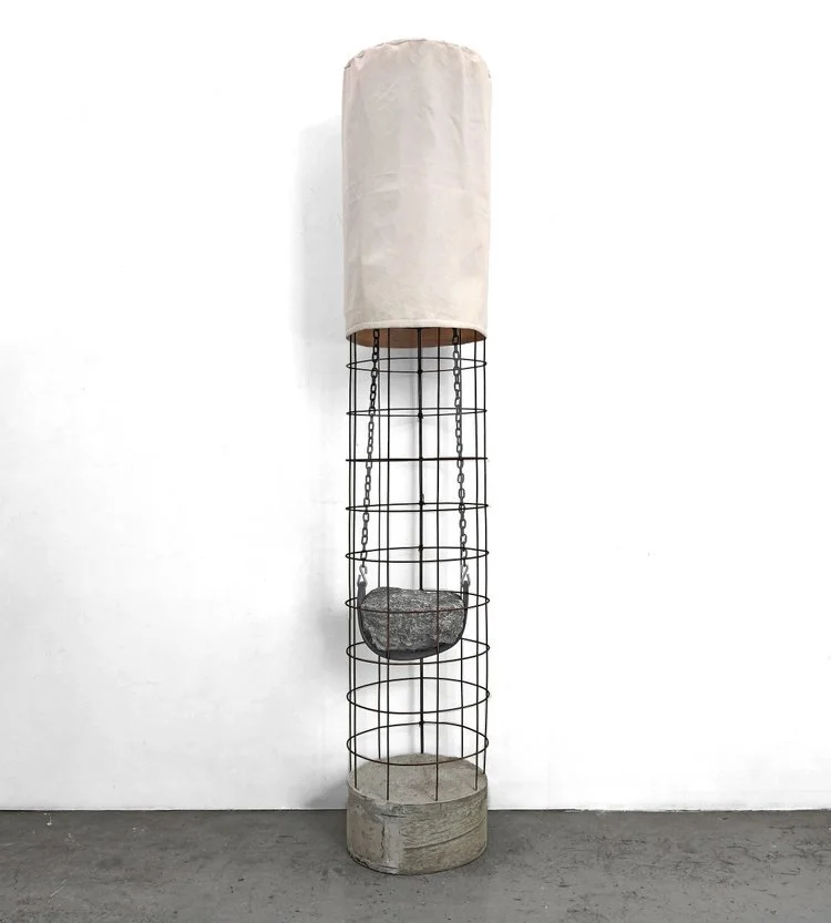 Columpio Cautivo, 2023
Técnica Mixta
244 x 45 x 45 cm