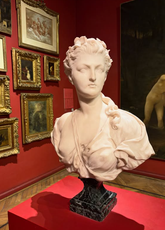 Diosa Diana, Diosa de la luna 🌑
Diana de Mármol ubicada en el museo de Bellas artes de Buenos Aires, Argentina.

“Diana creció lejos del ruido de los palacios, lejos de las intrigas del Olimpo. Eligió la naturaleza como su reino. Allí aprendió a esc
