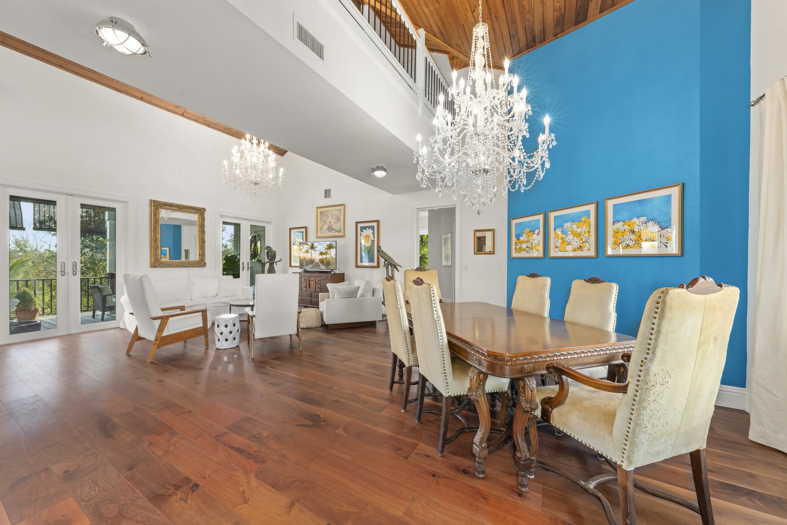 28 Dining 1f.jpg