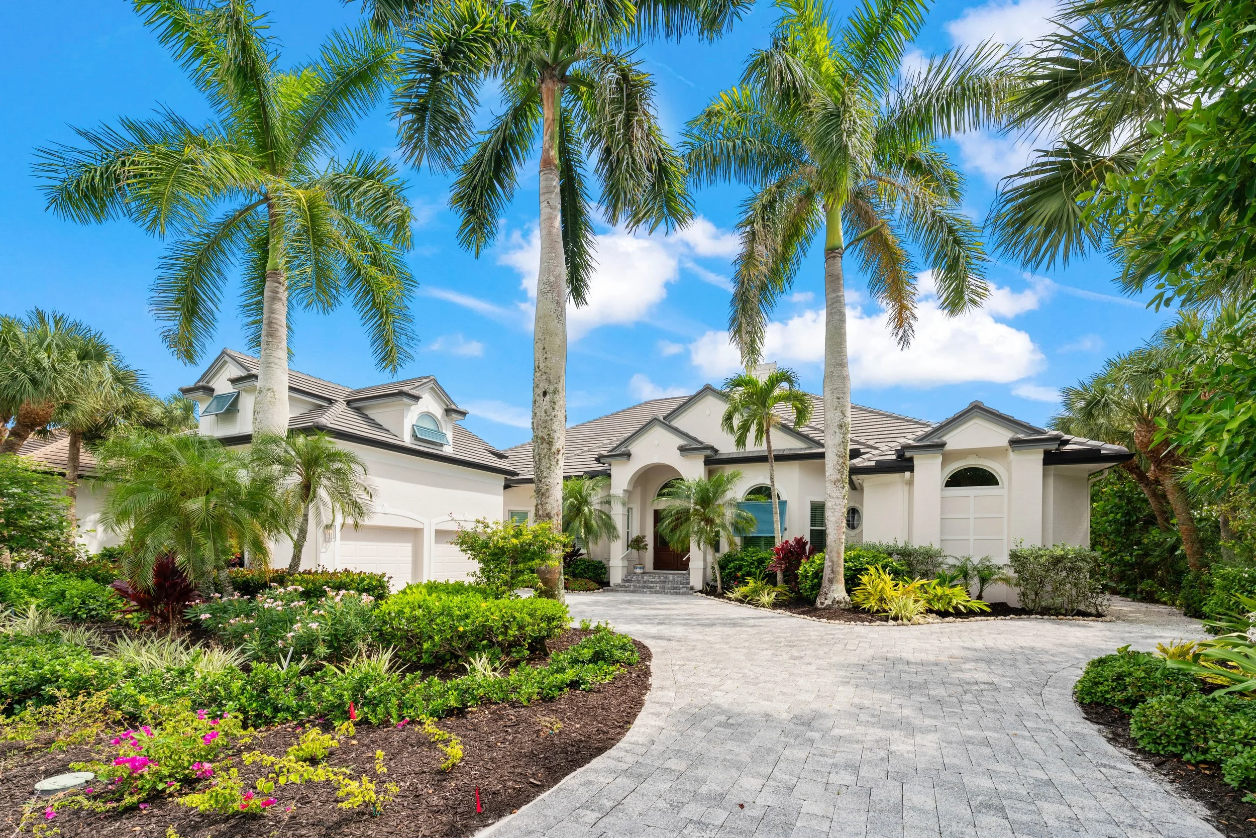 16 Exterior 1d.jpg