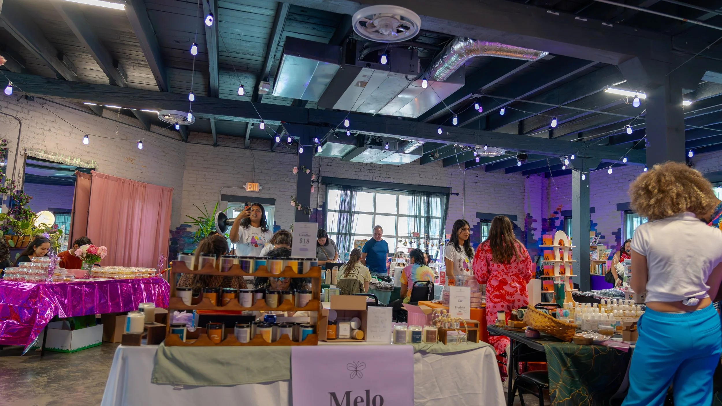 What an incredible event put on by @sincerelypeoplewithperiods. I loved having the opportunity to connect with community organizations and other vendors locally. 
 

To know, that there an organization out there spreading awareness about women reprod