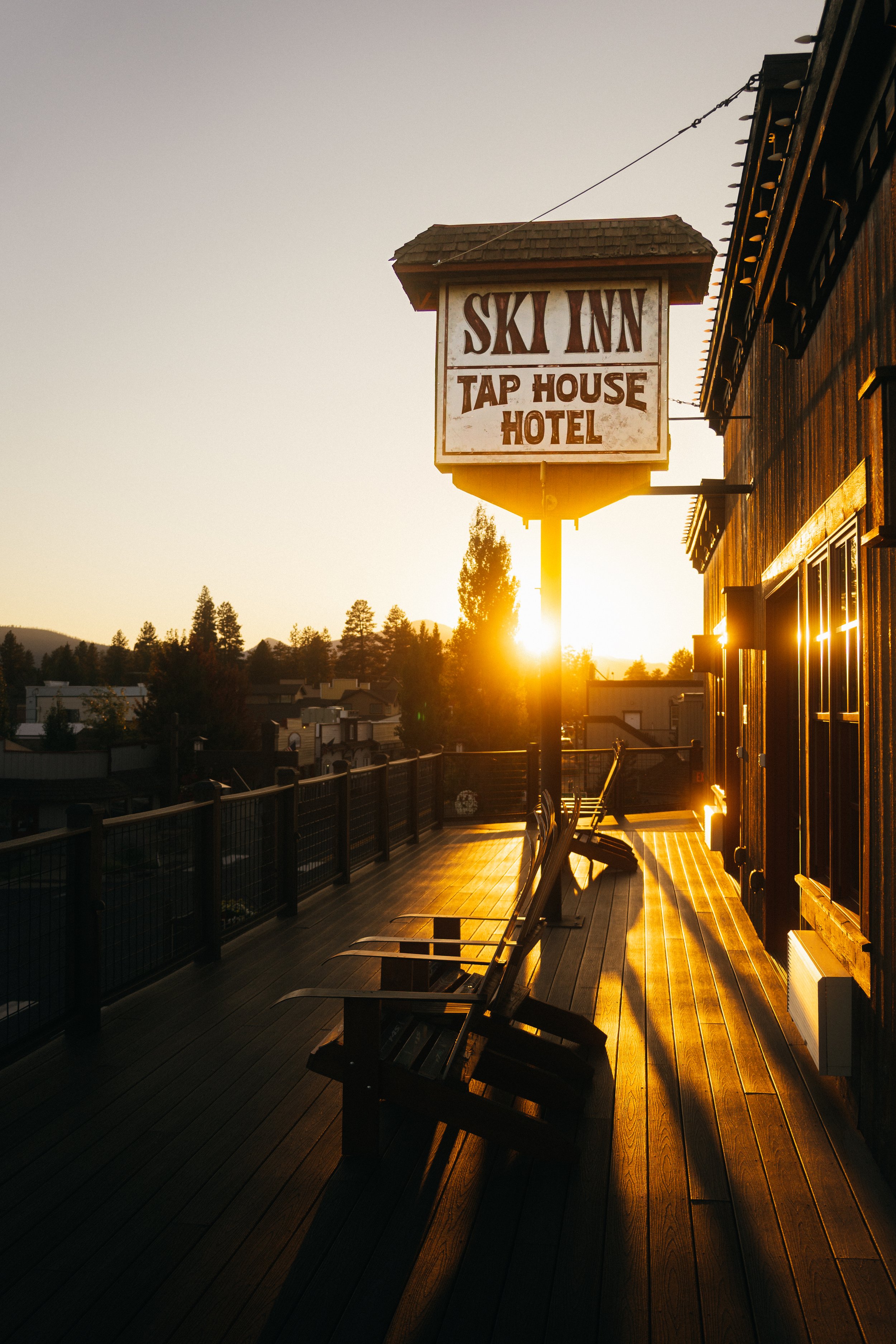 Ski inn baclony.jpg