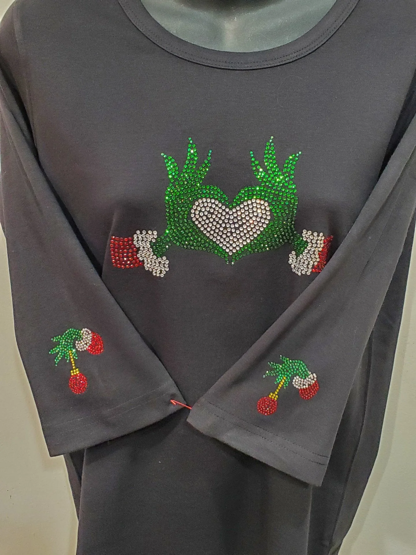 Grinch Heart Hands