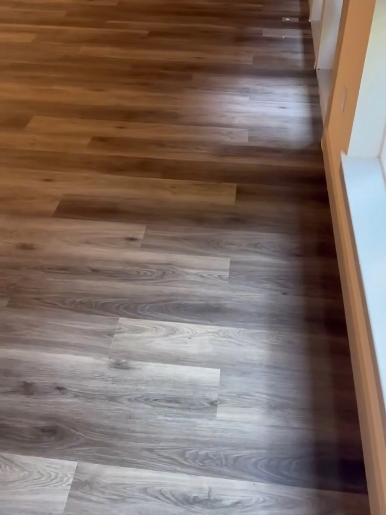 Flawless LVP and custom carpet tile installed by our team member Jesus, @rxymundo_15. 

At IMA, we specialize in COMMERCIAL &amp; ATHLETIC FLOORING &mdash; because not every part of your facility needs the same floor.

Your gym might need heavy-duty 