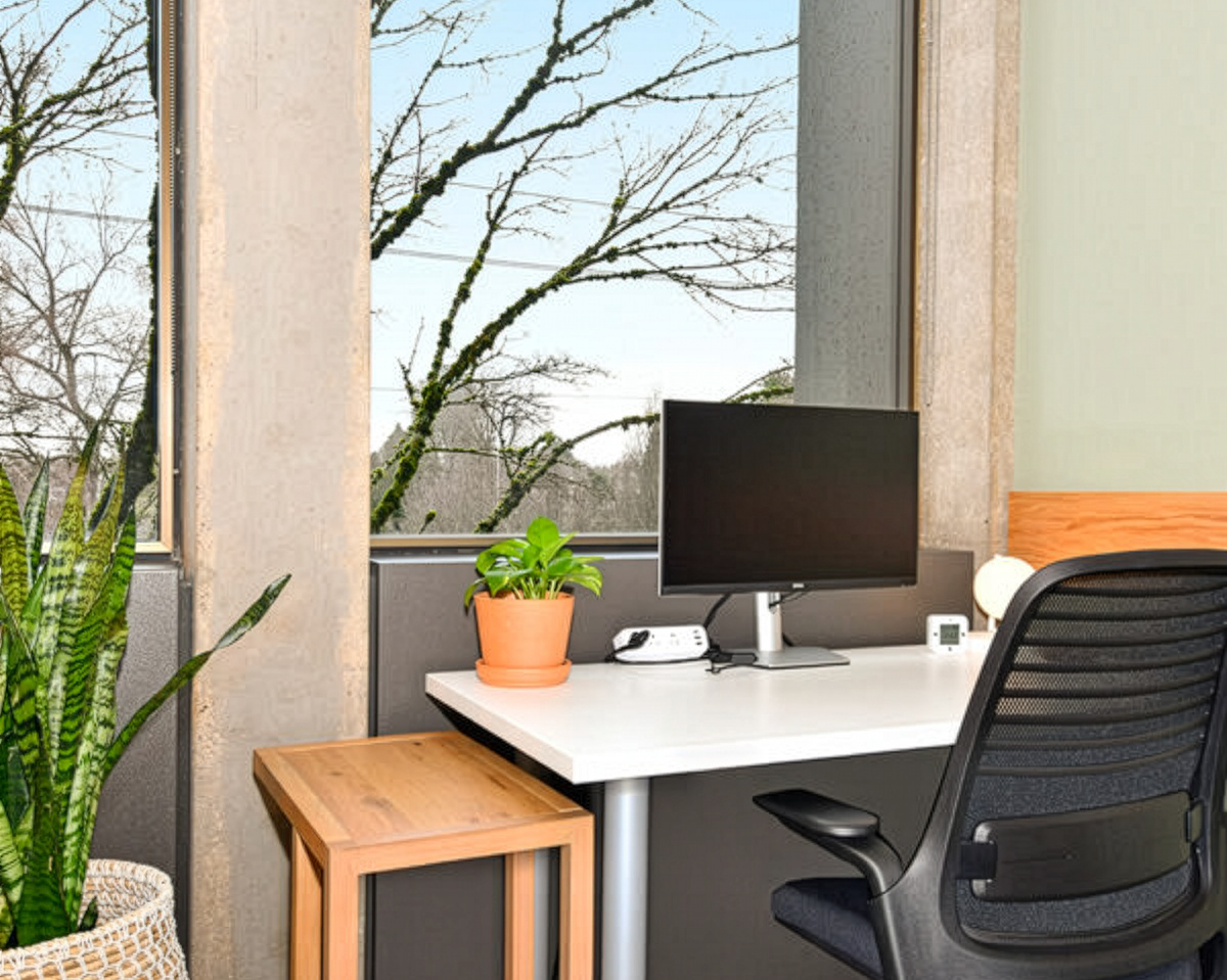 OfficeDesk.png