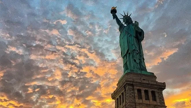🇺🇸 Honoring Memorial Day 🇺🇸

Today, we pause to remember and honor the brave persons who gave their lives in service to our country. Their sacrifice and dedication to protecting our freedoms will never be forgotten.

As we enjoy time with loved o