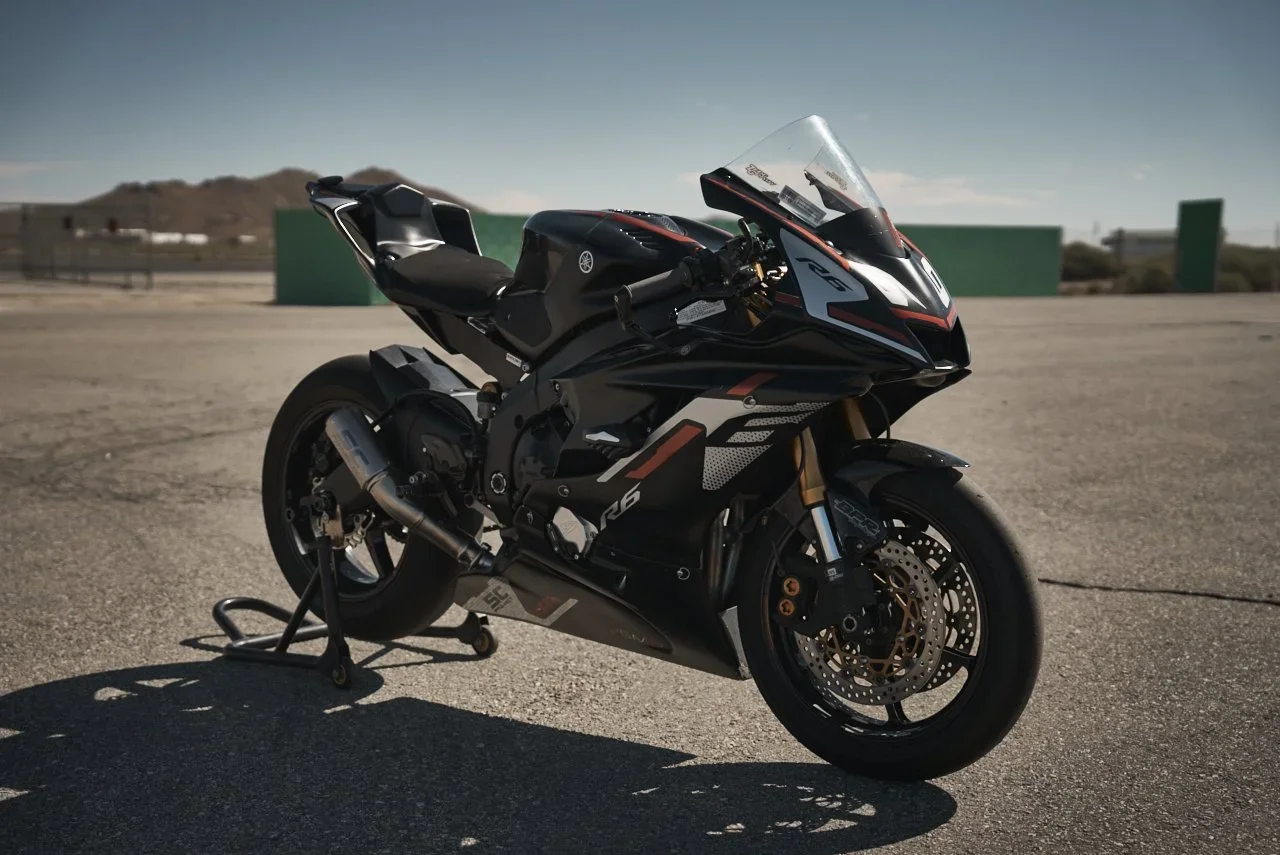 R6+BW+shoot+7.jpg.webp