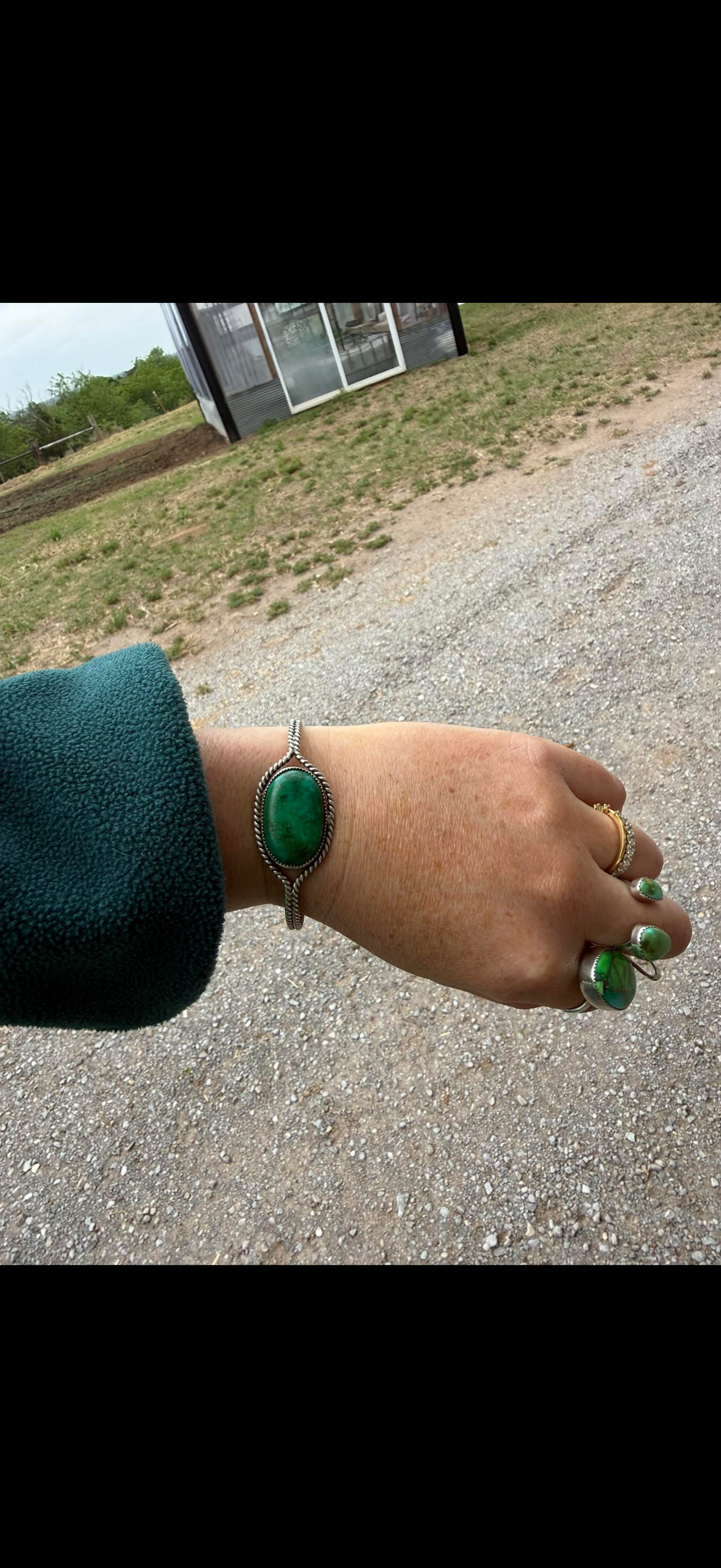 Emerald cuff 💚