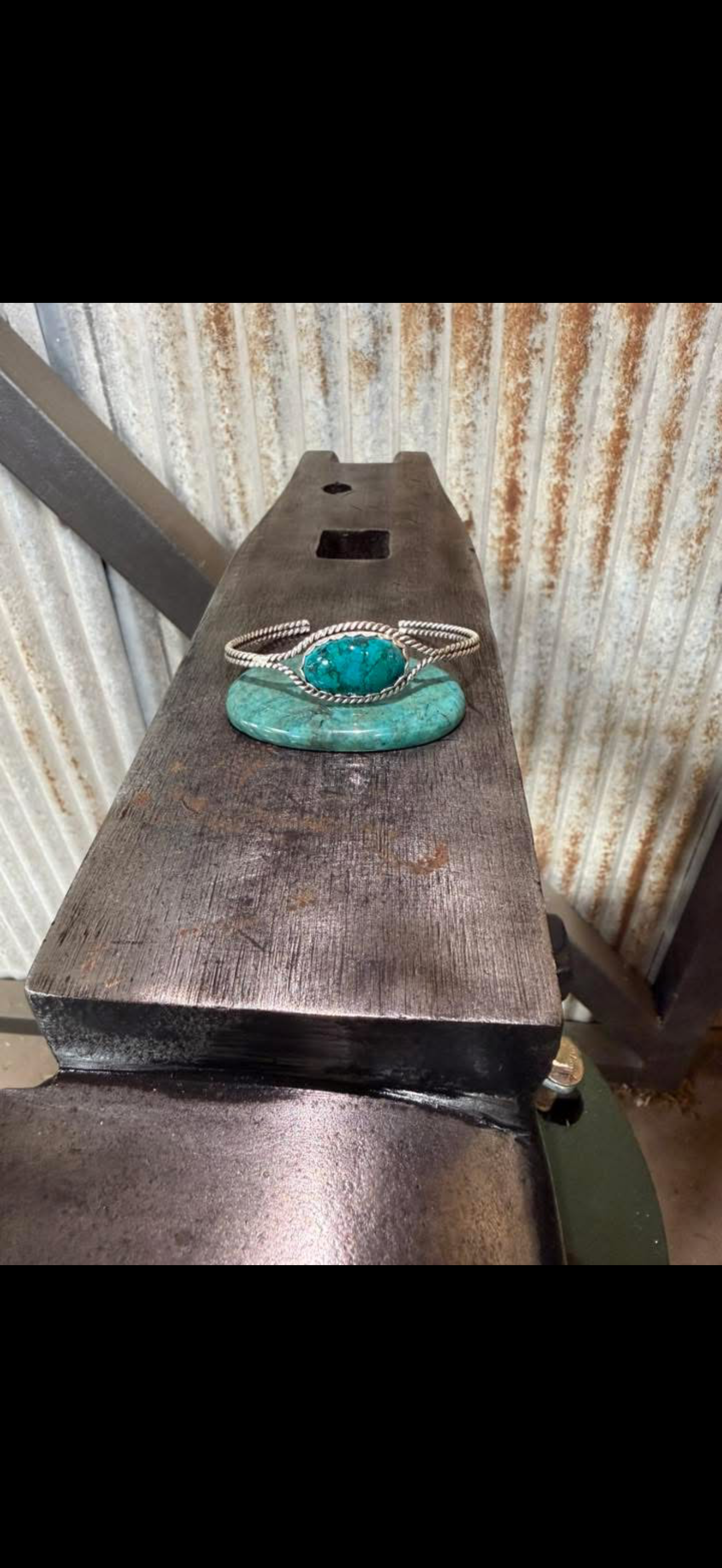 Breakaway cuff