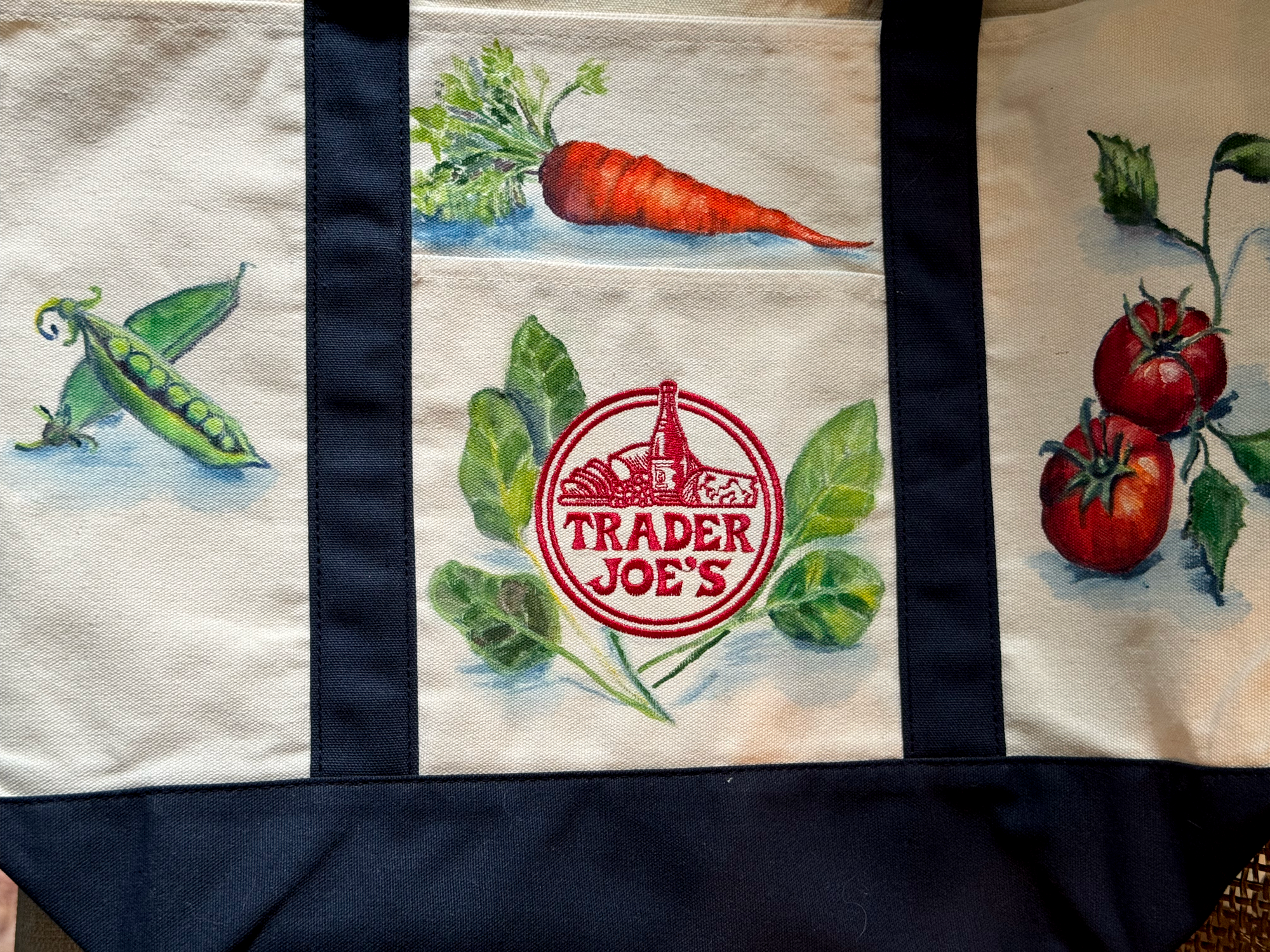 tote-veggies-closeup.png