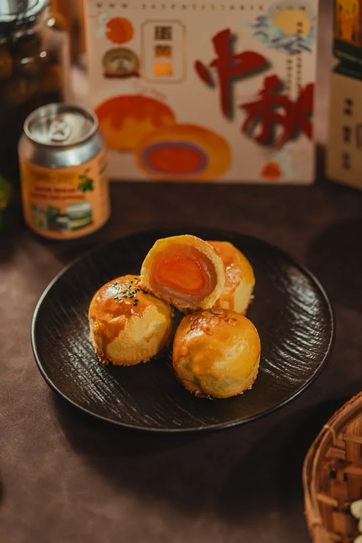 White Lotus Shanghai Mooncake