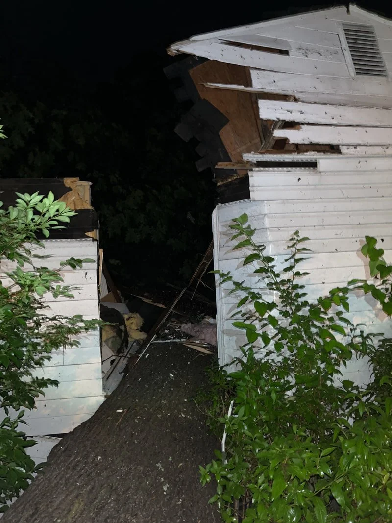 Tree split a house in two in Gaithersburg - NWS Balt/Wash