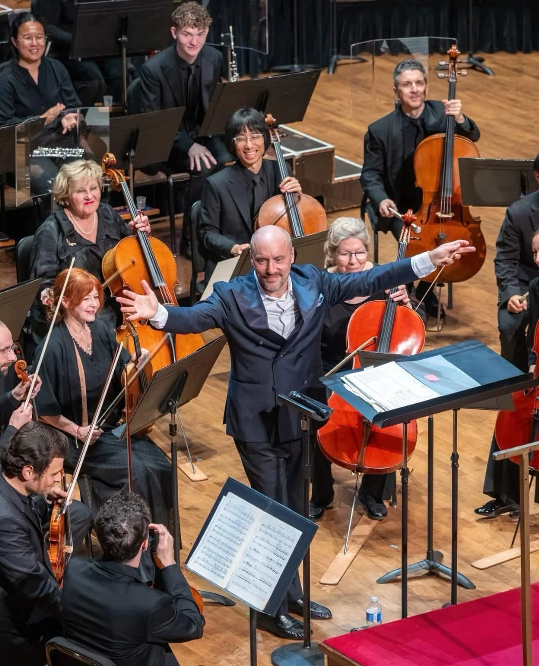 Already into our second week of the season with one of my absolute favorite programs: pairing Sibelius 7 with Debussy La Mer. The @vsorchestra and our own leaders as soloists in Mozart all playing incredibly well