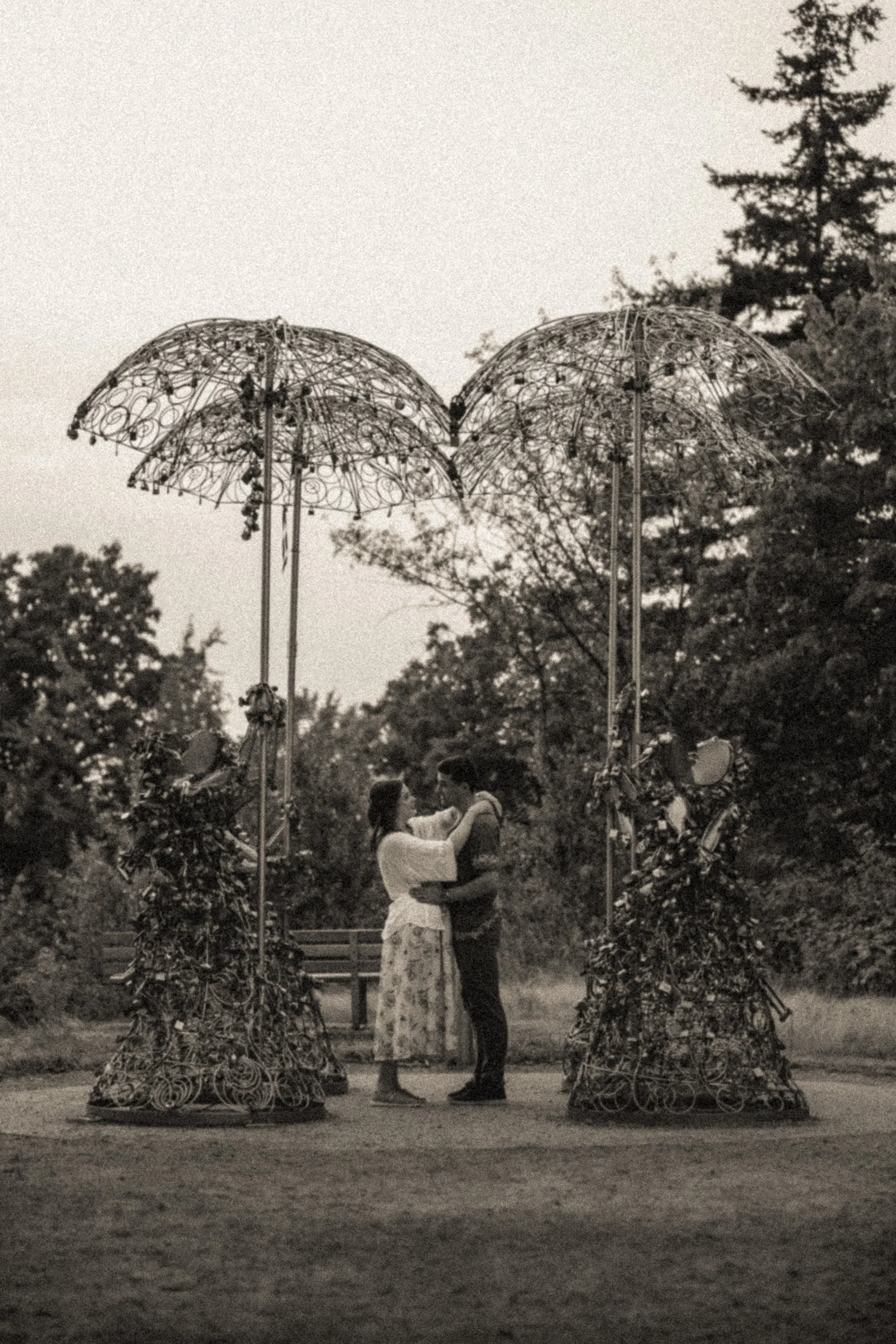 QueenElizabethPark_Engagement_Photographer-0048.jpg