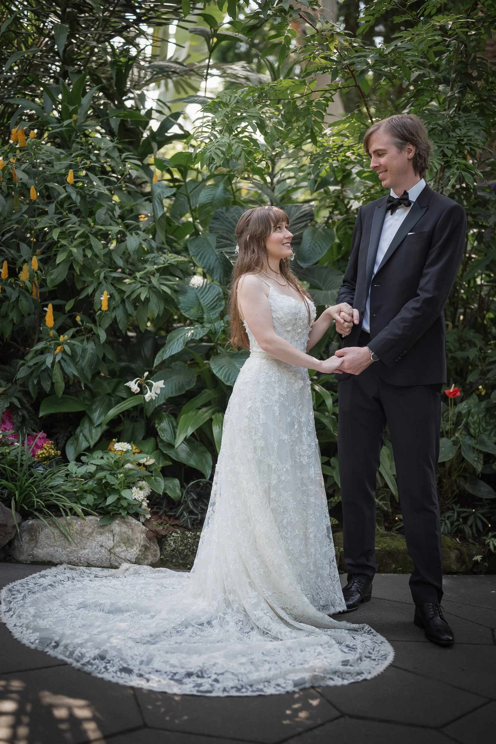 Bloedel_Conservatory_Wedding_Photographer-0098.jpg