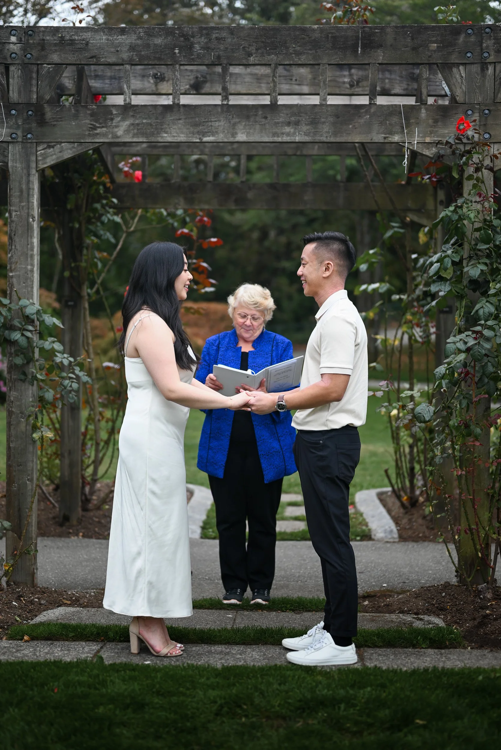 BurnabyMountain_Wedding_Elopement-0077.jpg