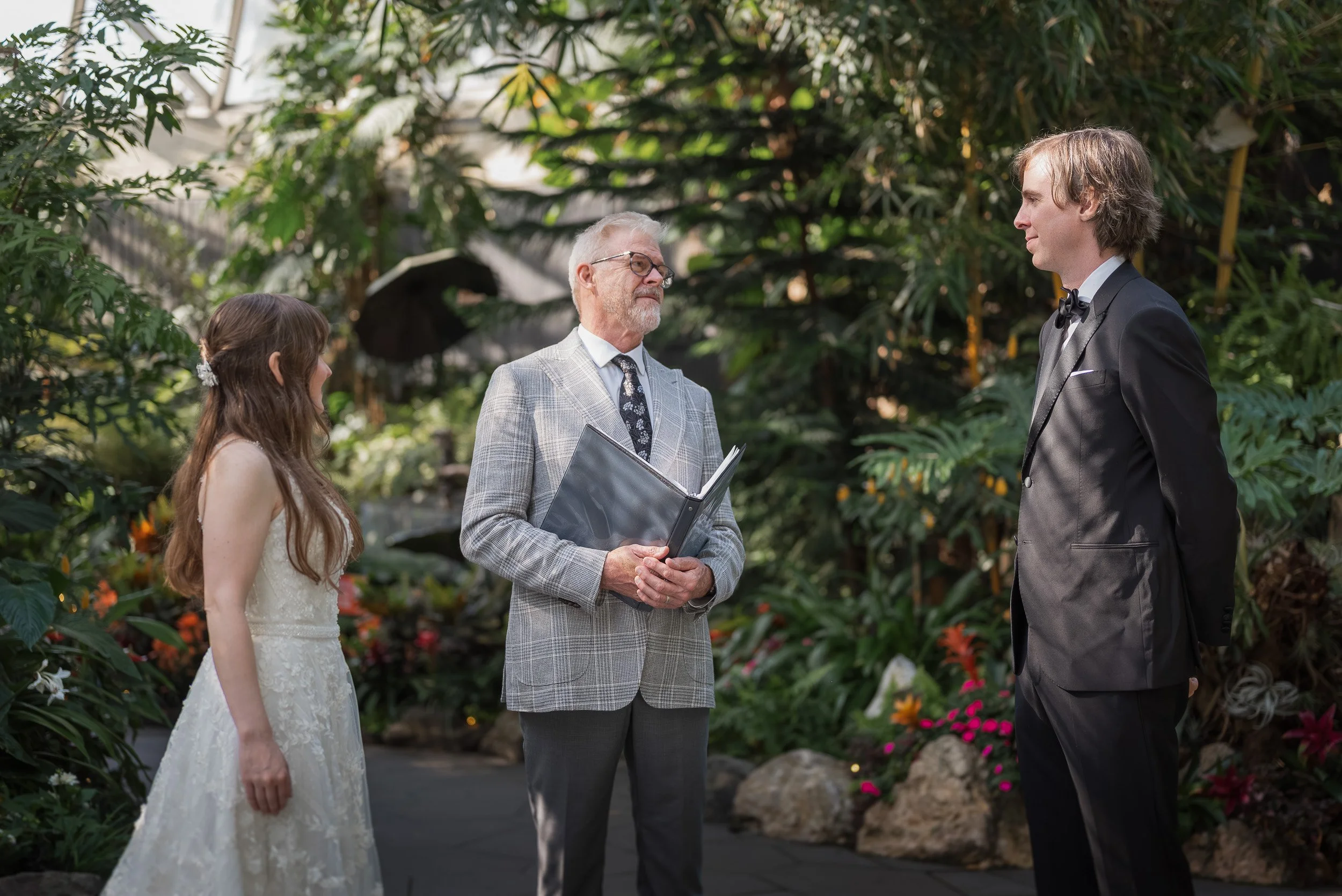 Bloedel_Conservatory_Wedding_Photographer-0071.jpg