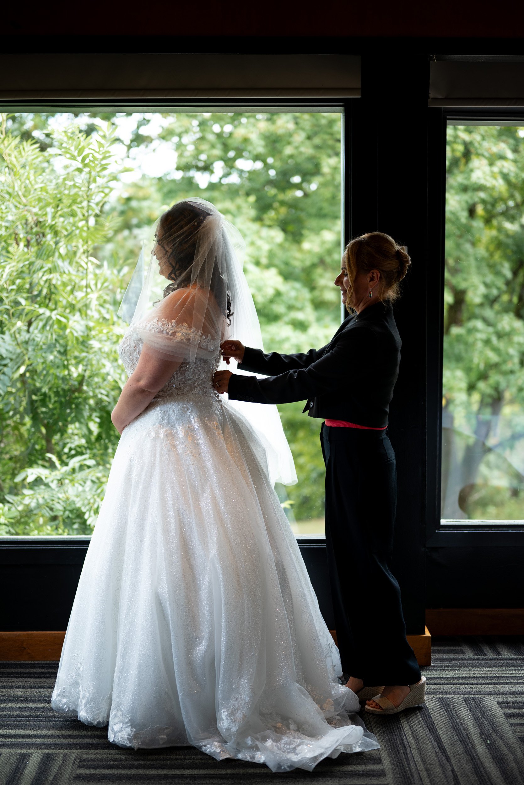 QueenElizabethPark_Wedding_GR2-0003.jpg