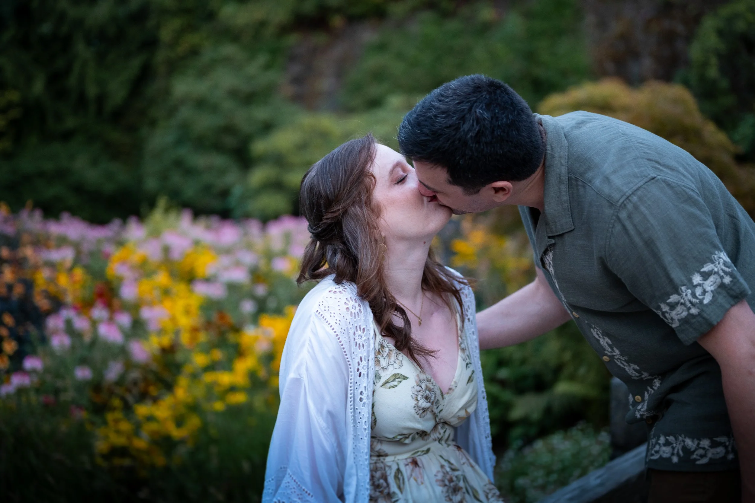 QueenElizabethPark_Engagement_Photographer-0085.jpg