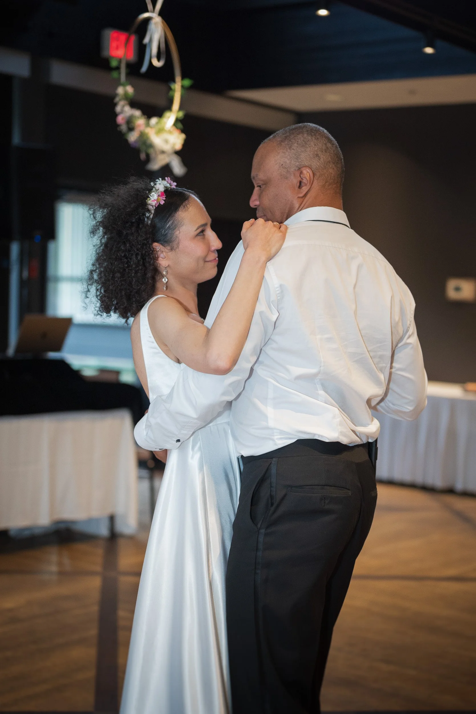 Seymour_GolfandCountryClub_Wedding-0384.jpg