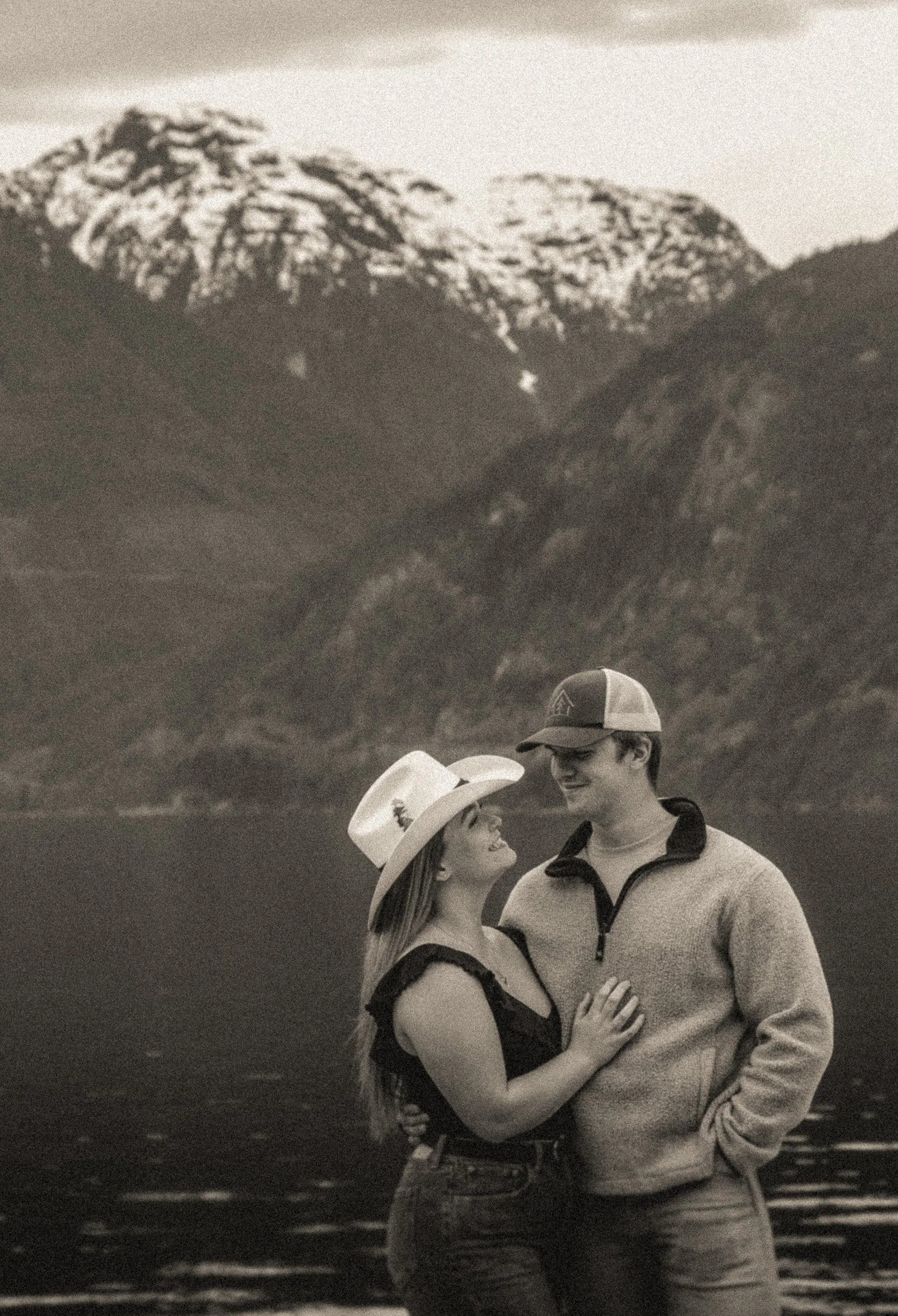 Porteau_Cove_Couples_Photoshoot-0022.jpg