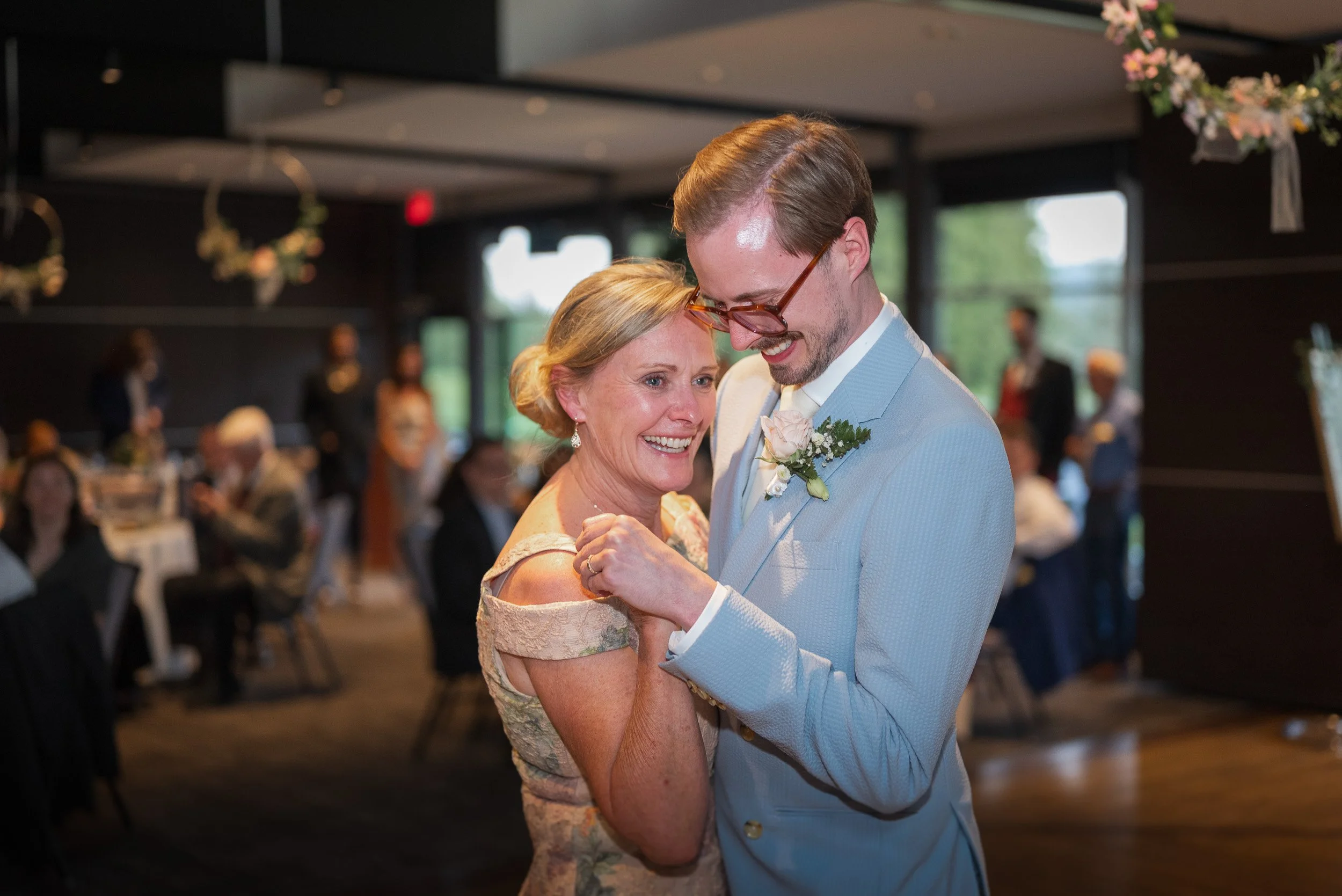 Seymour_GolfandCountryClub_Wedding-0385.jpg