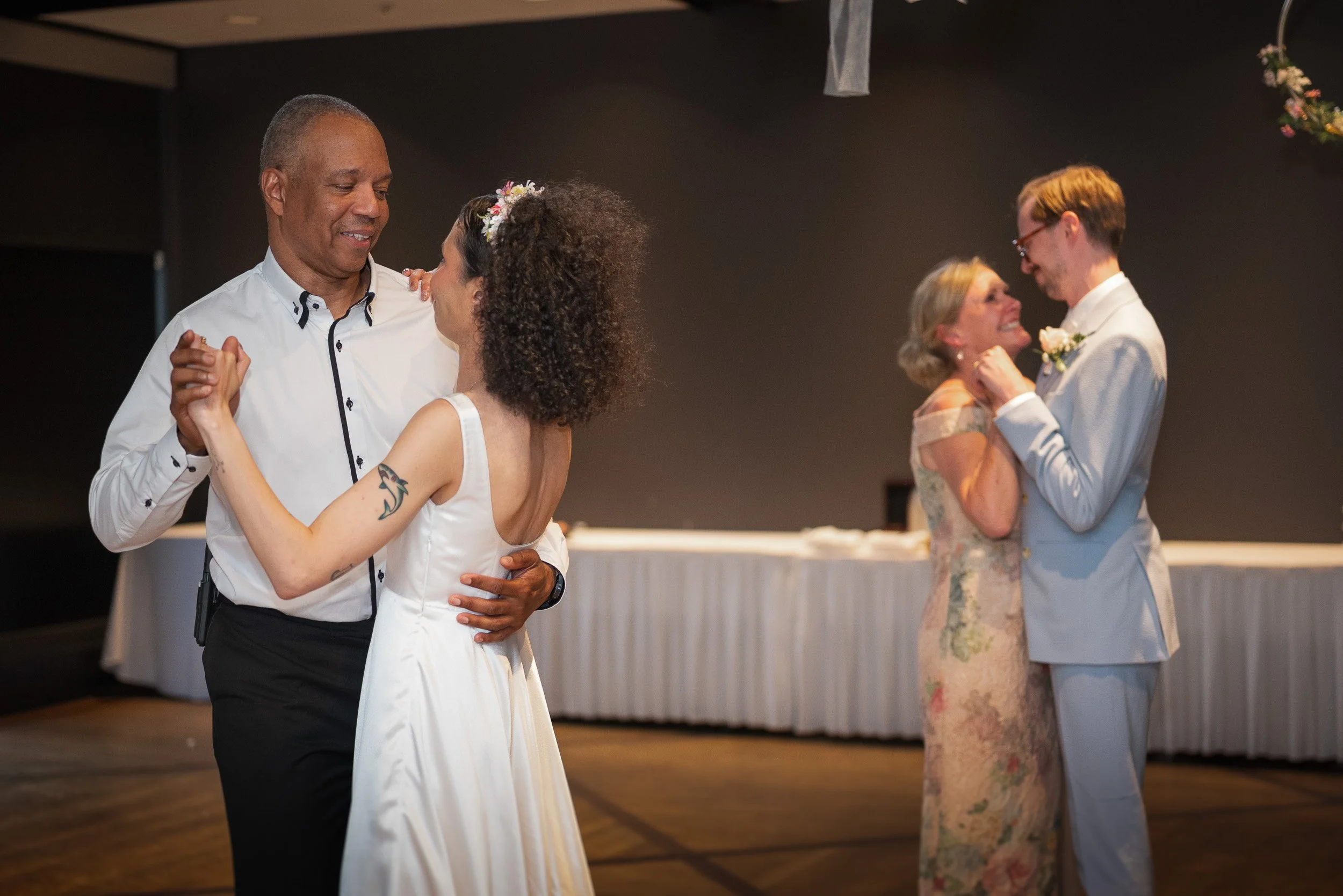 Seymour_GolfandCountryClub_Wedding-0383.jpg