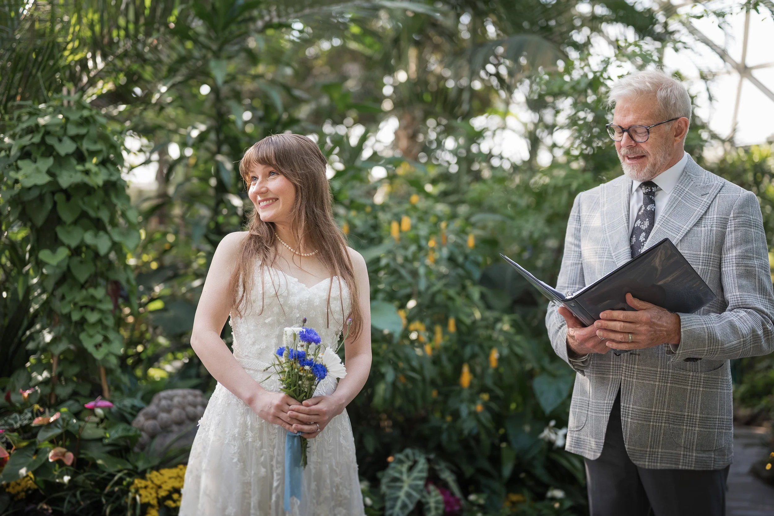 Bloedel_Conservatory_Wedding_Photographer-0041.jpg
