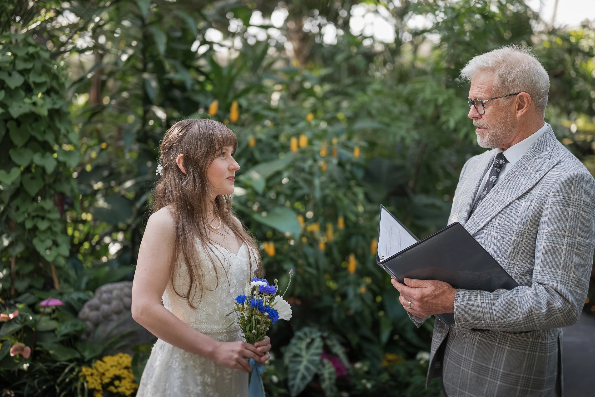 Bloedel_Conservatory_Wedding_Photographer-0044.jpg