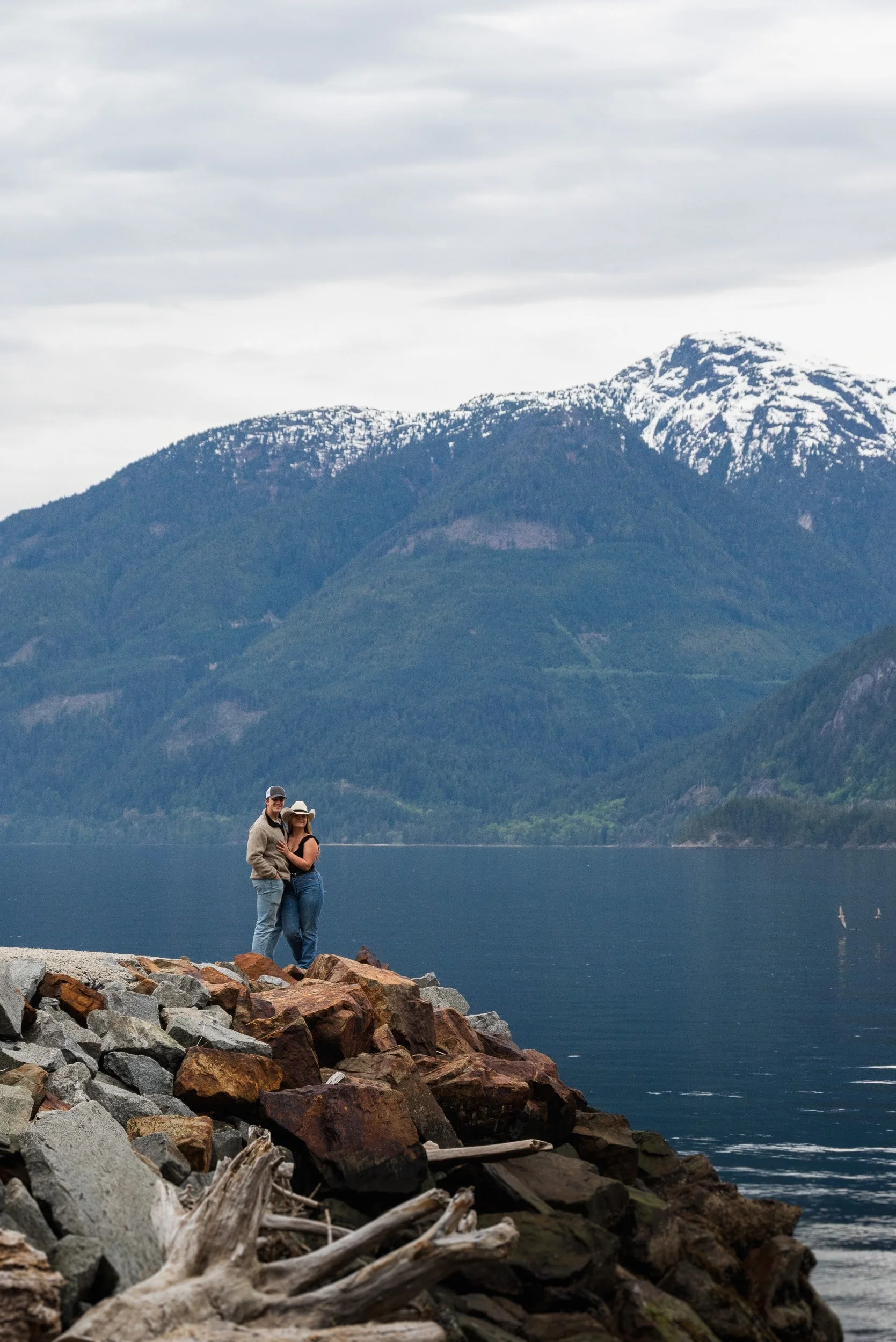 Porteau_Cove_Couples_Photoshoot-0013.jpg