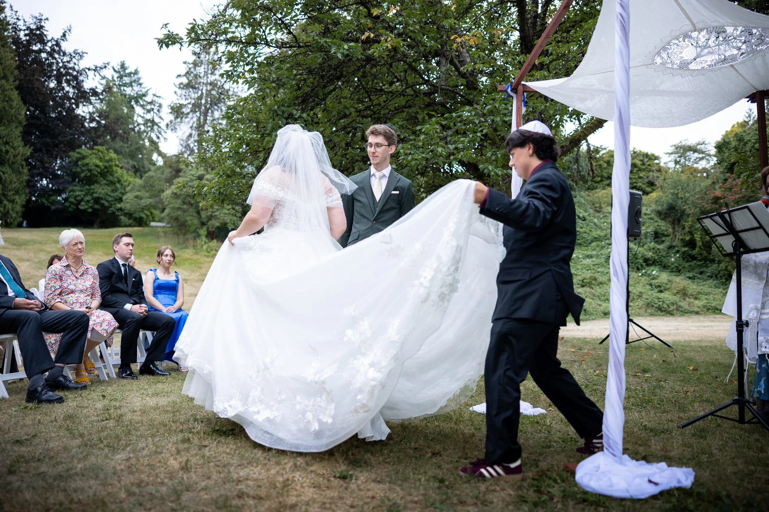 QueenElizabethPark_Wedding_C-0031.jpg