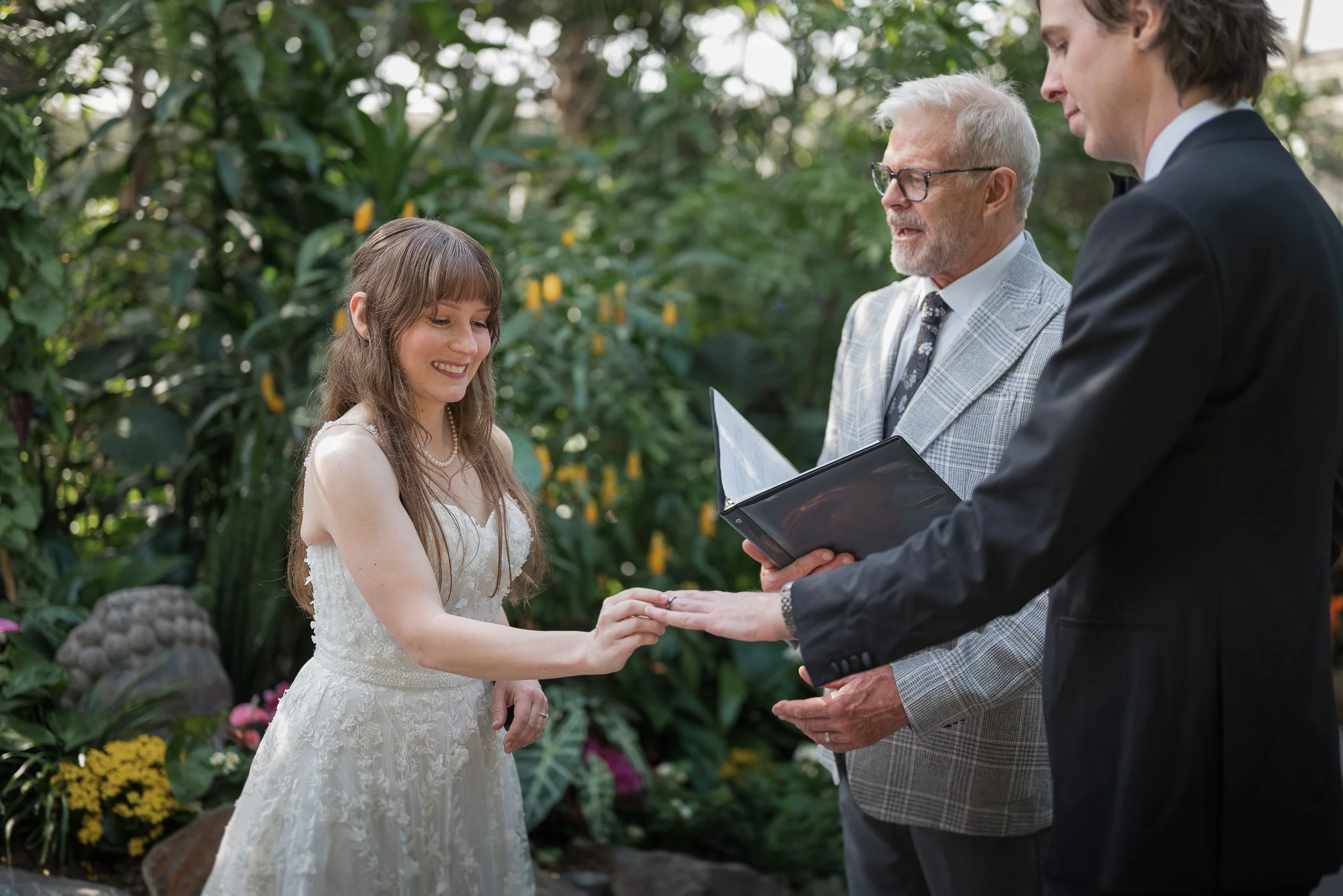 Bloedel_Conservatory_Wedding_Photographer-0054.jpg
