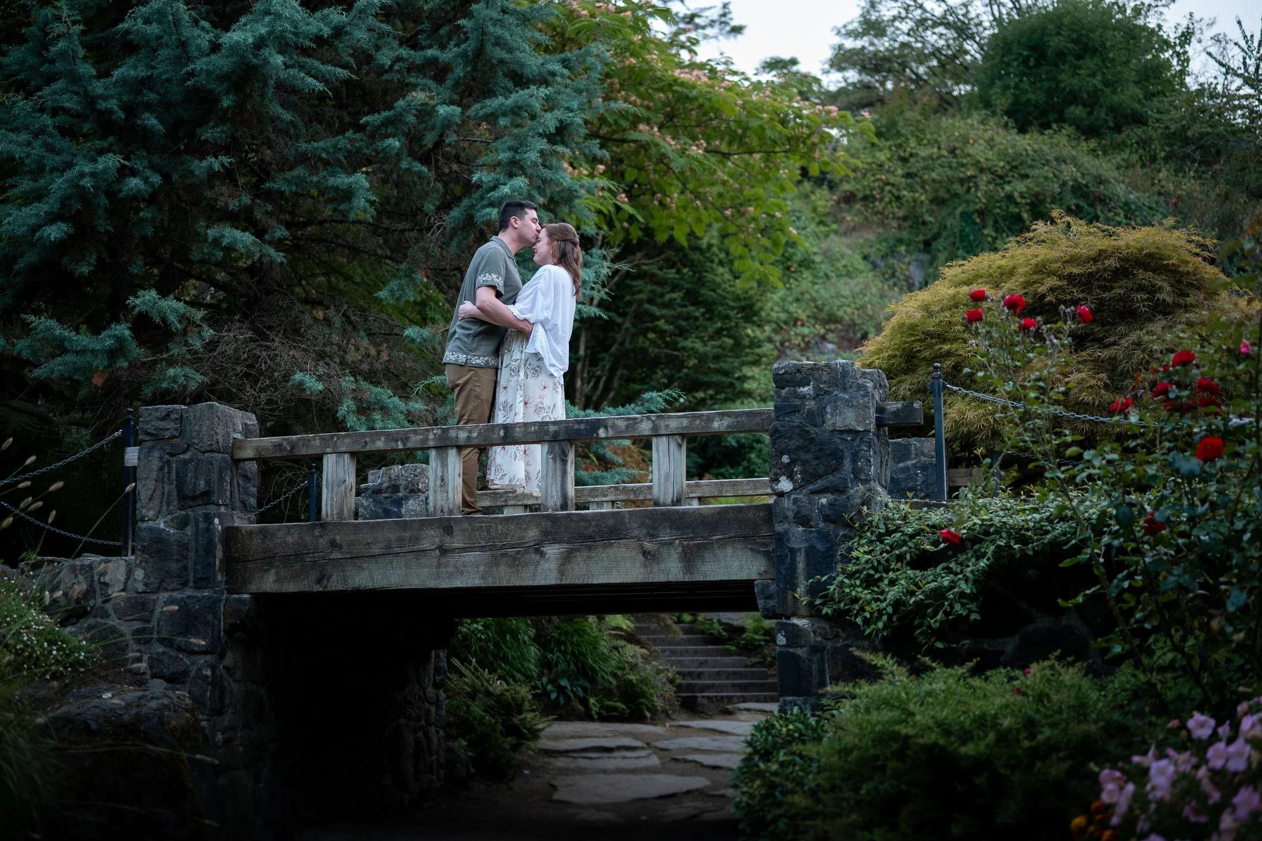 QueenElizabethPark_Engagement_Photographer-0073.jpg