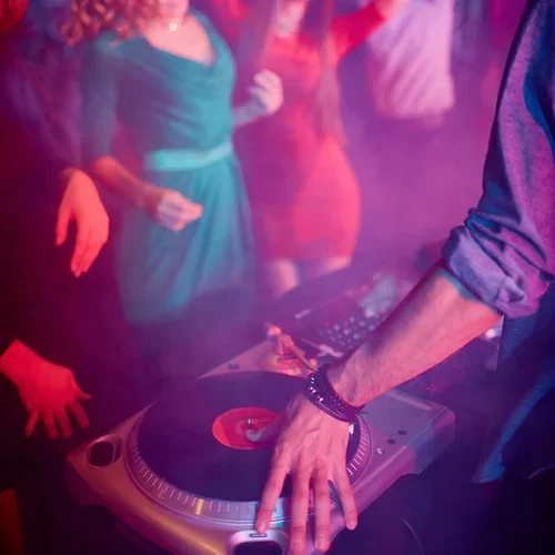 Premium DJ $2000 