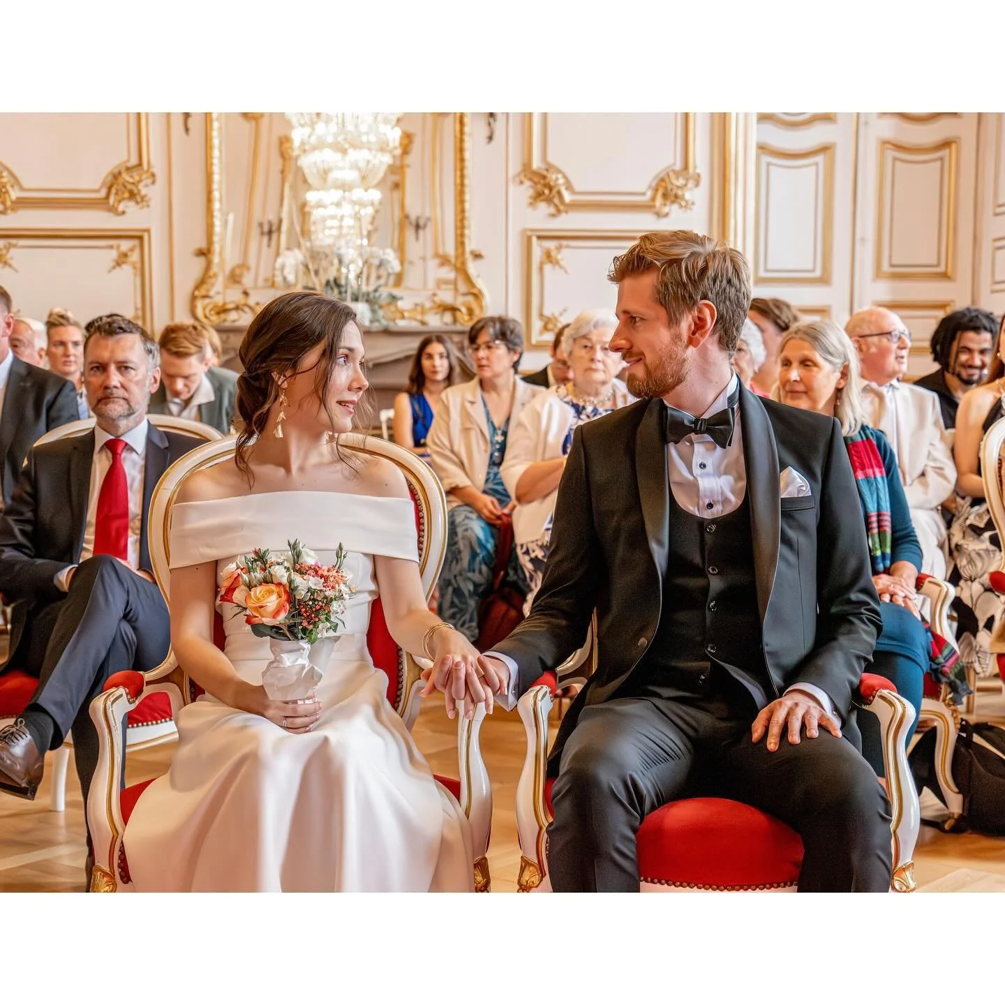 &laquo;&nbsp;Le regard est le reflet de l&rsquo;&acirc;me&nbsp;&raquo; @clemence_btn &amp; T. 💐📸 
.
.
.
.
.