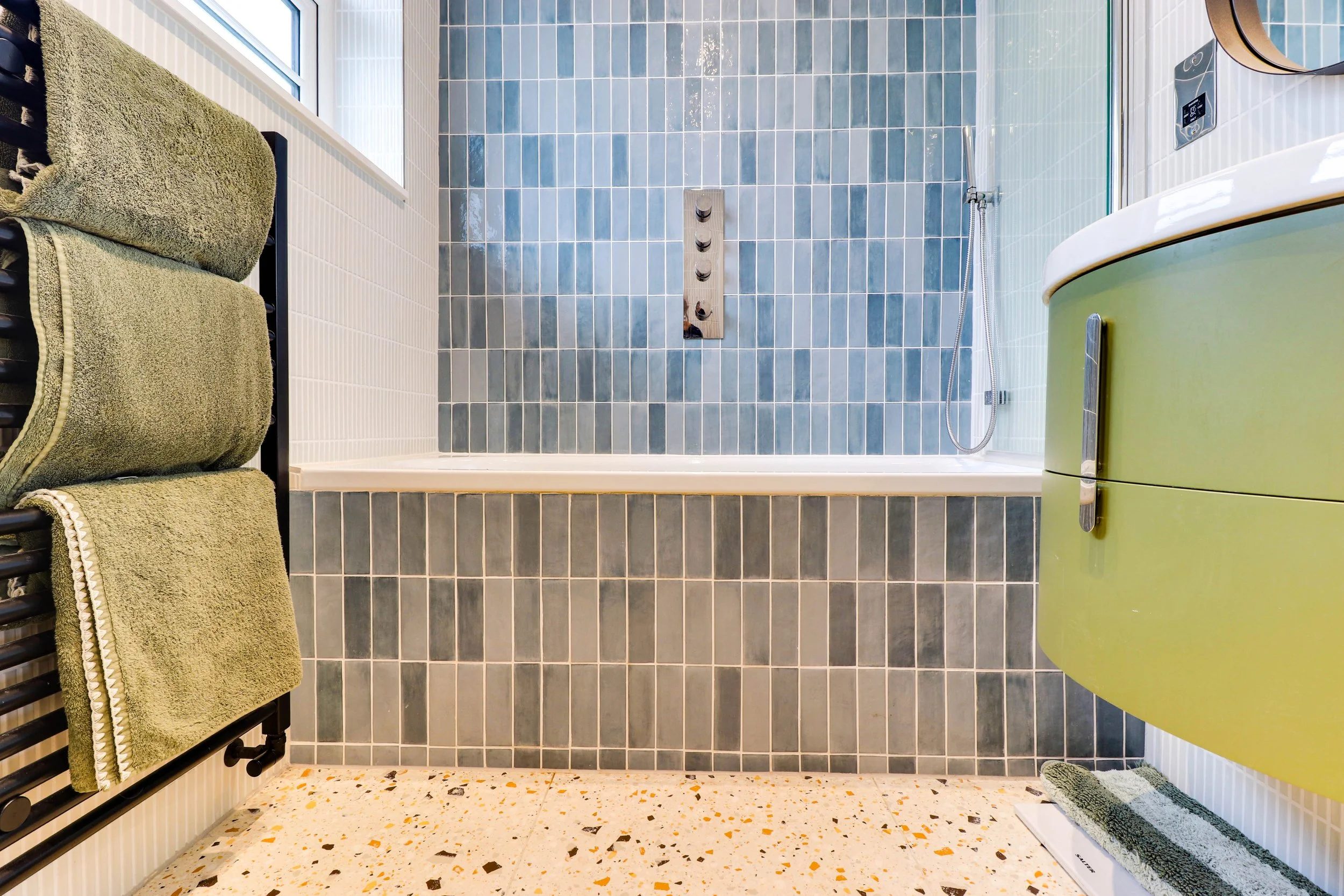 Family bathroom 1.2.jpg