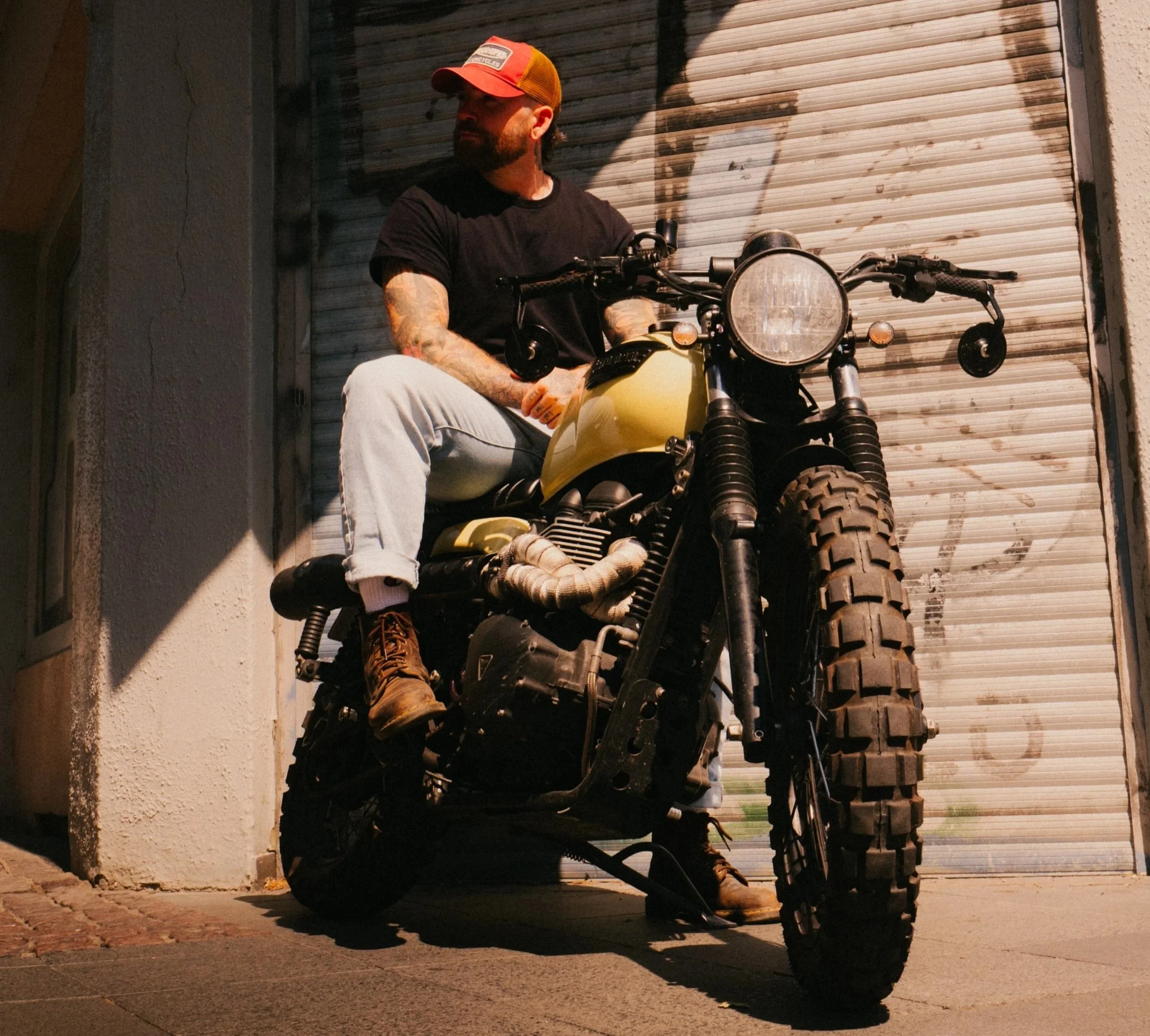 DOLOMITE DRIFTERS: DENIZ’S TRIUMPH SCRAMBLER 900