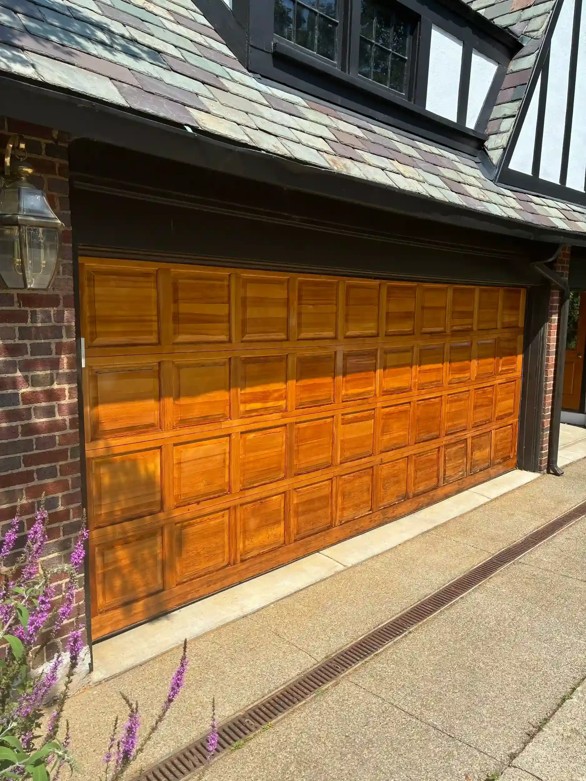 portfolio-garage-door-restoration-gallery-9.webp