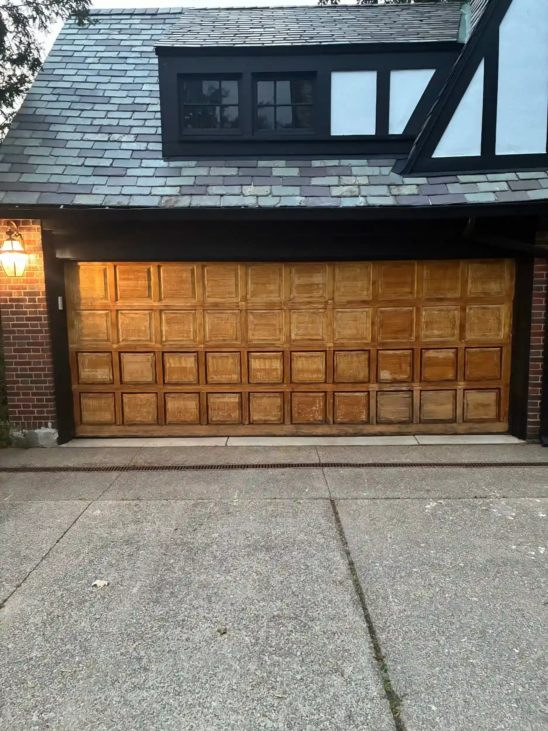 portfolio-garage-door-restoration-gallery-4.webp