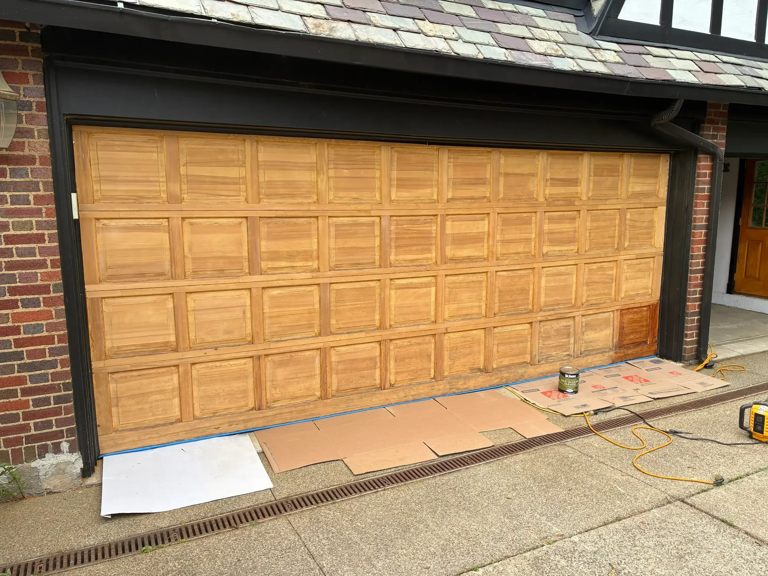 portfolio-garage-door-restoration-gallery-7.webp